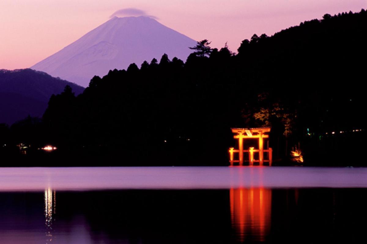 New Open『天然温泉』芦ノ湖畔の完全貸切別荘 Hakone Luaran gambar